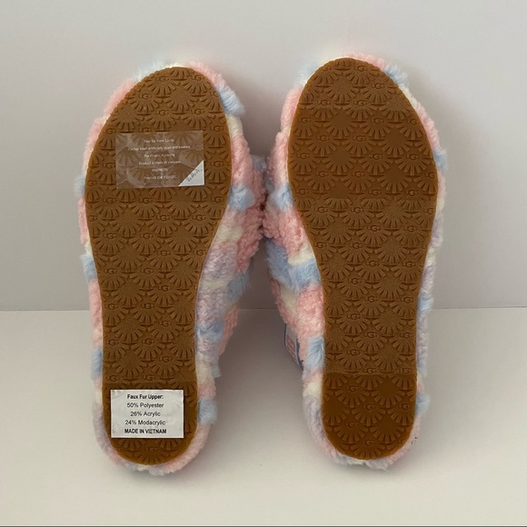 UGG Fluff Yeah Slides Cali Collage Pride Stripes Kid’s 6 (Will Fit a Women’s 8) - Picture 7 of 13